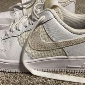 Women’s Nike Air Force 1’s 7.5